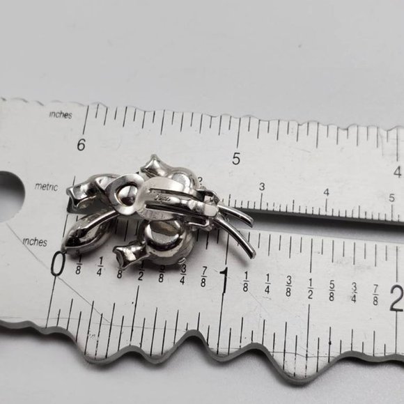 Vtg 70's Signed Keyes Rhinestone Clip-On Earrings - Picture 6 of 7